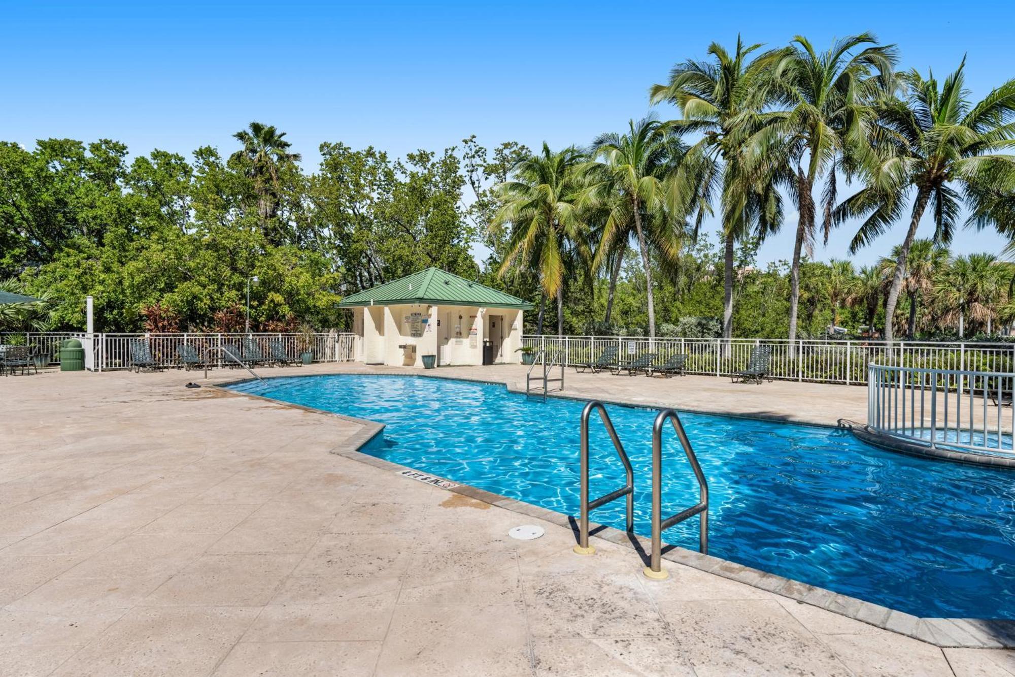 Sunrise Paradise Escape #407 Appartement *